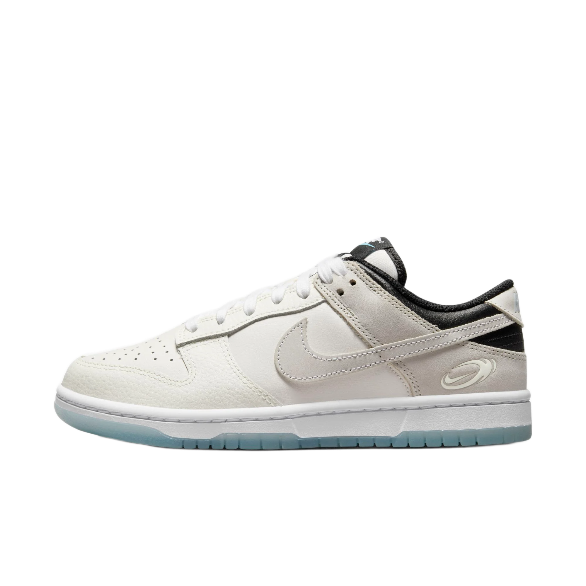 FN7646-030-1.png DUNK LOW SE - Image 1